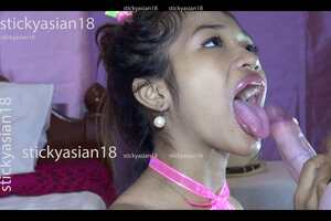 Preview image 2 for V5 Smiley Dee says "Thank you for my present" (Pt 1. Pt 2 is v6)